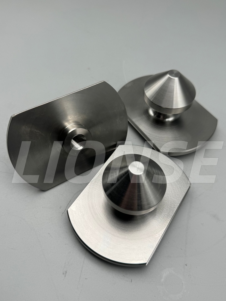 Lionse har nyproducerat icke-standardiserad Conical Surface Locating Pull Stud, vilket möjliggör CNC-precisionstillverkning för att uppnå högre effektivitet och bättre kvalitet.