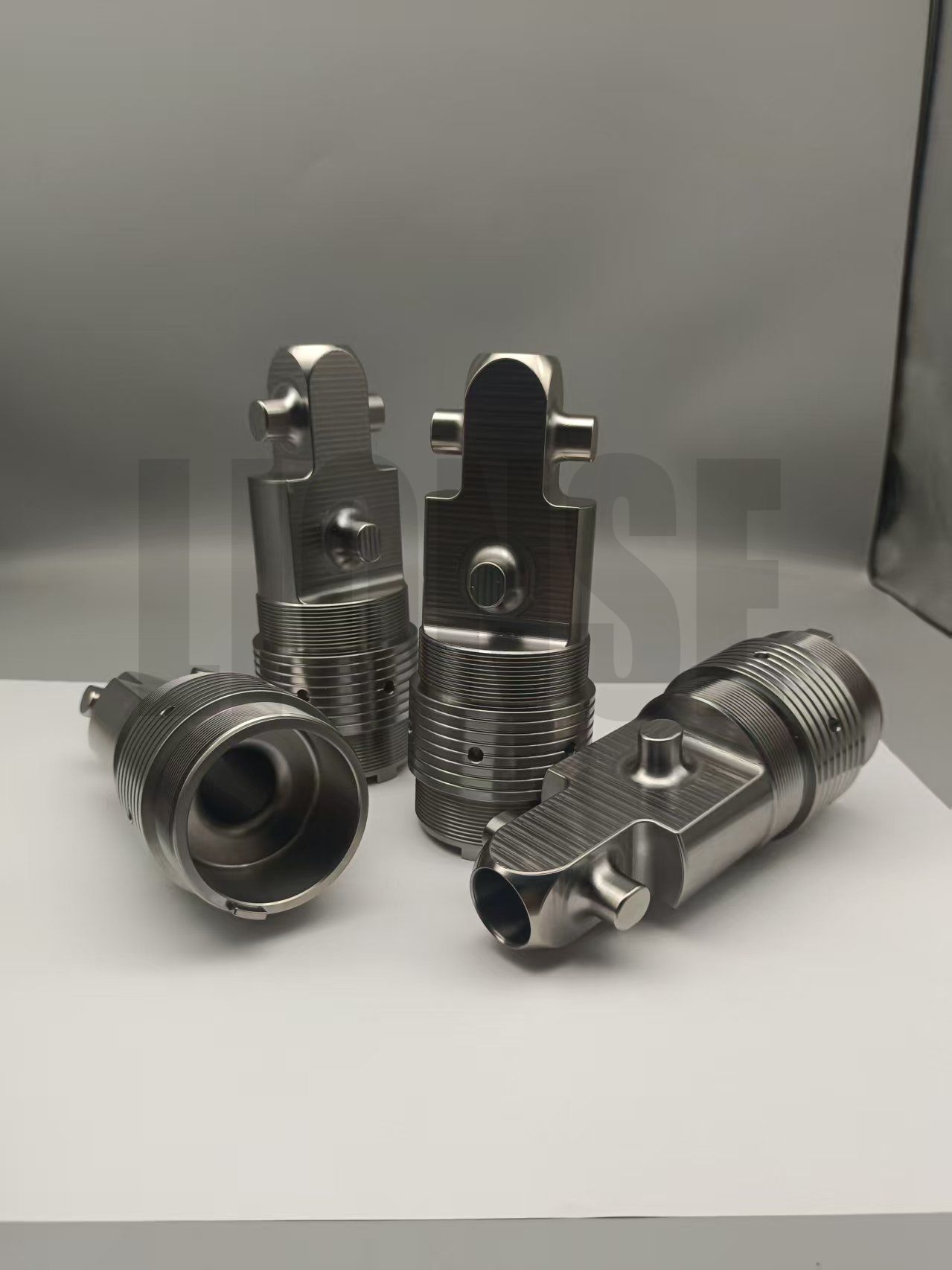 Titan mekaniska delar till Abyssal